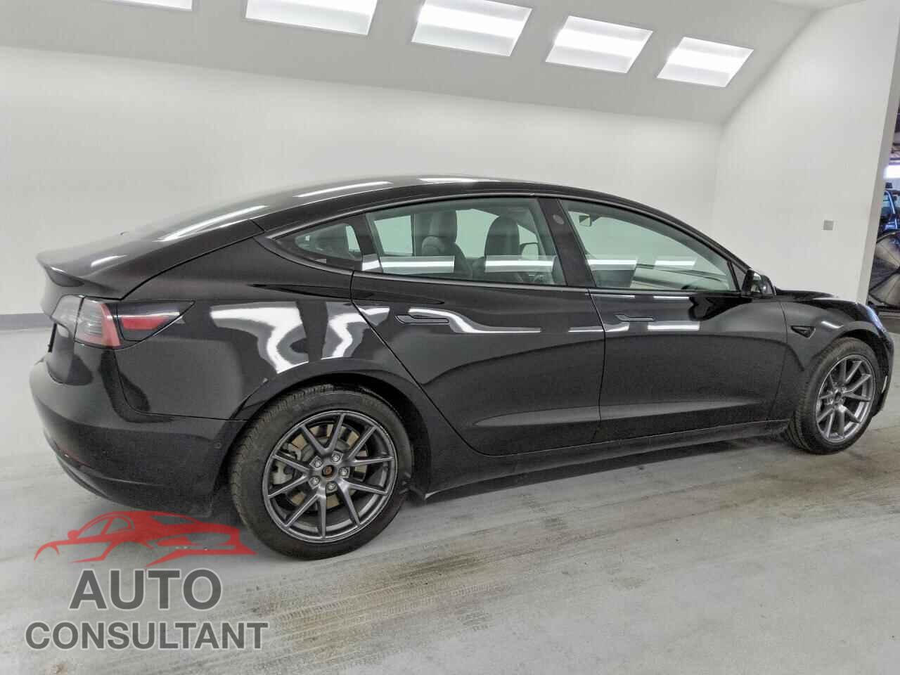 TESLA MODEL 3 2022 - 5YJ3E1EA9NF187205
