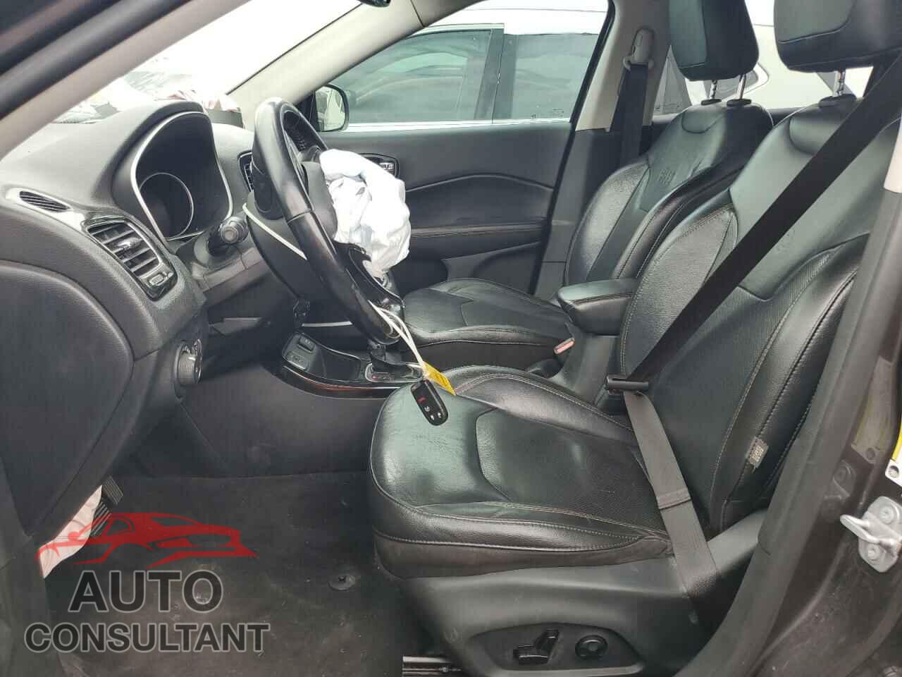 JEEP COMPASS 2019 - 3C4NJCCB1KT676285