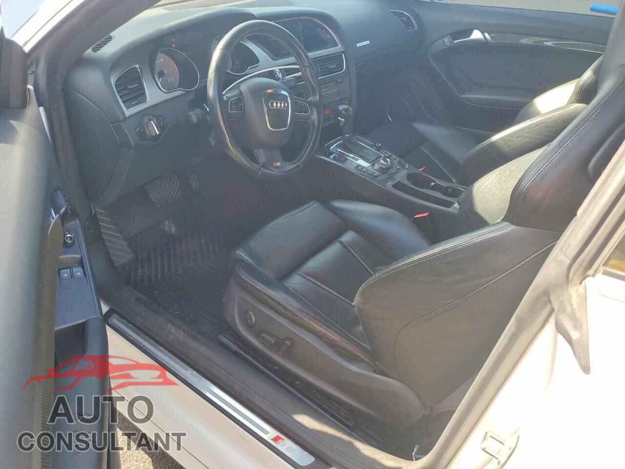 AUDI S5/RS5 2010 - WAUCVAFR3AA060261