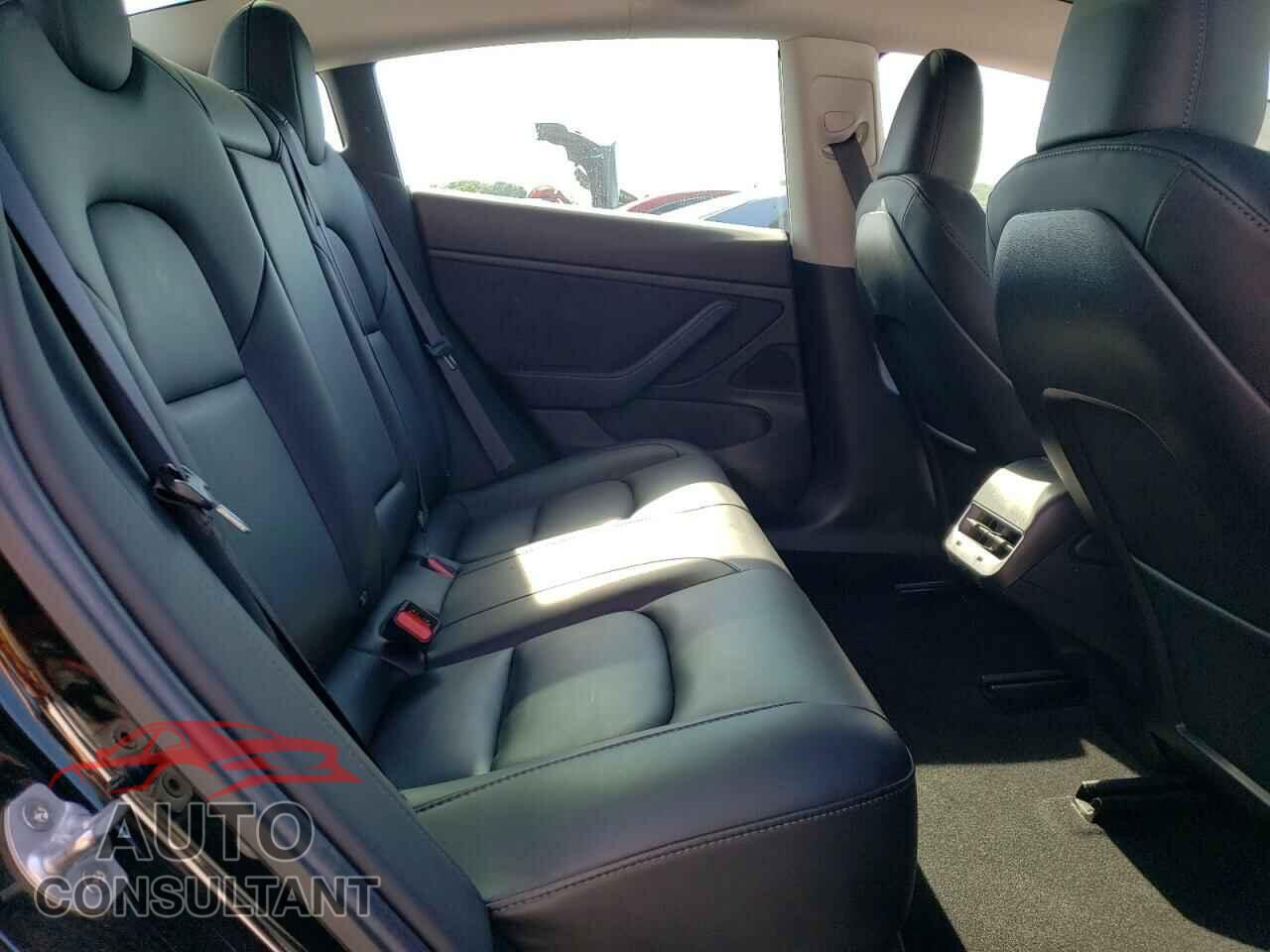 TESLA MODEL 3 2019 - 5YJ3E1EB8KF454791