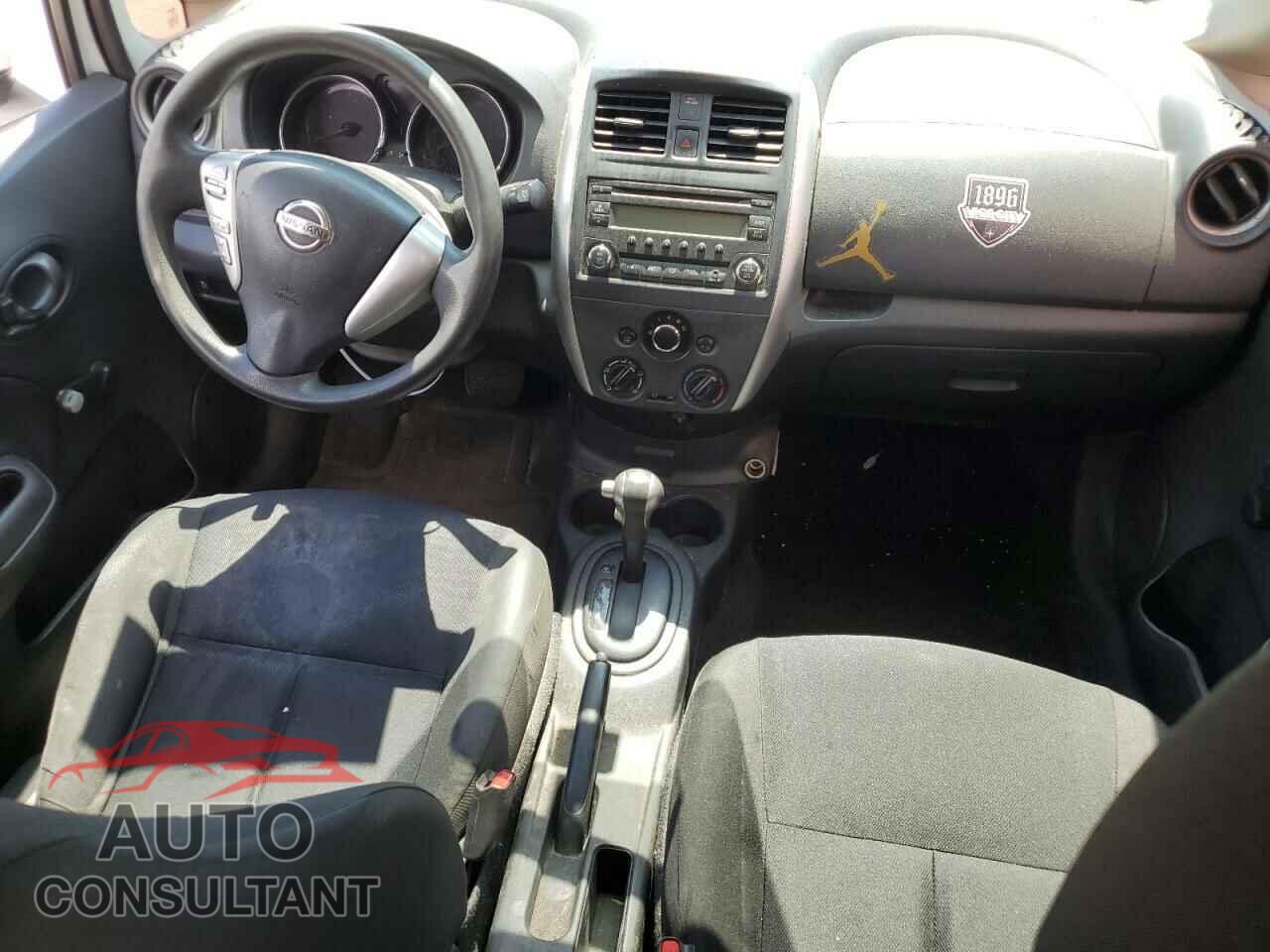 NISSAN VERSA 2017 - 3N1CE2CP3HL360531