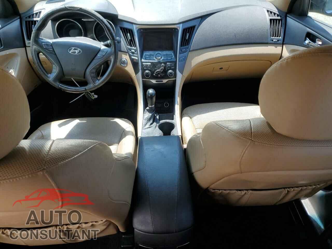 HYUNDAI SONATA 2012 - KMHEC4A48CA023655
