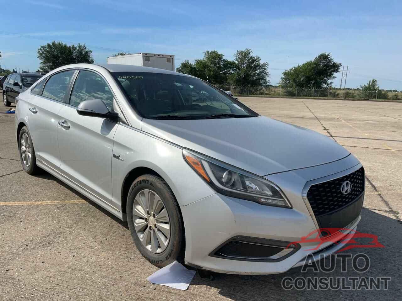 HYUNDAI SONATA 2016 - KMHE24L17GA040507