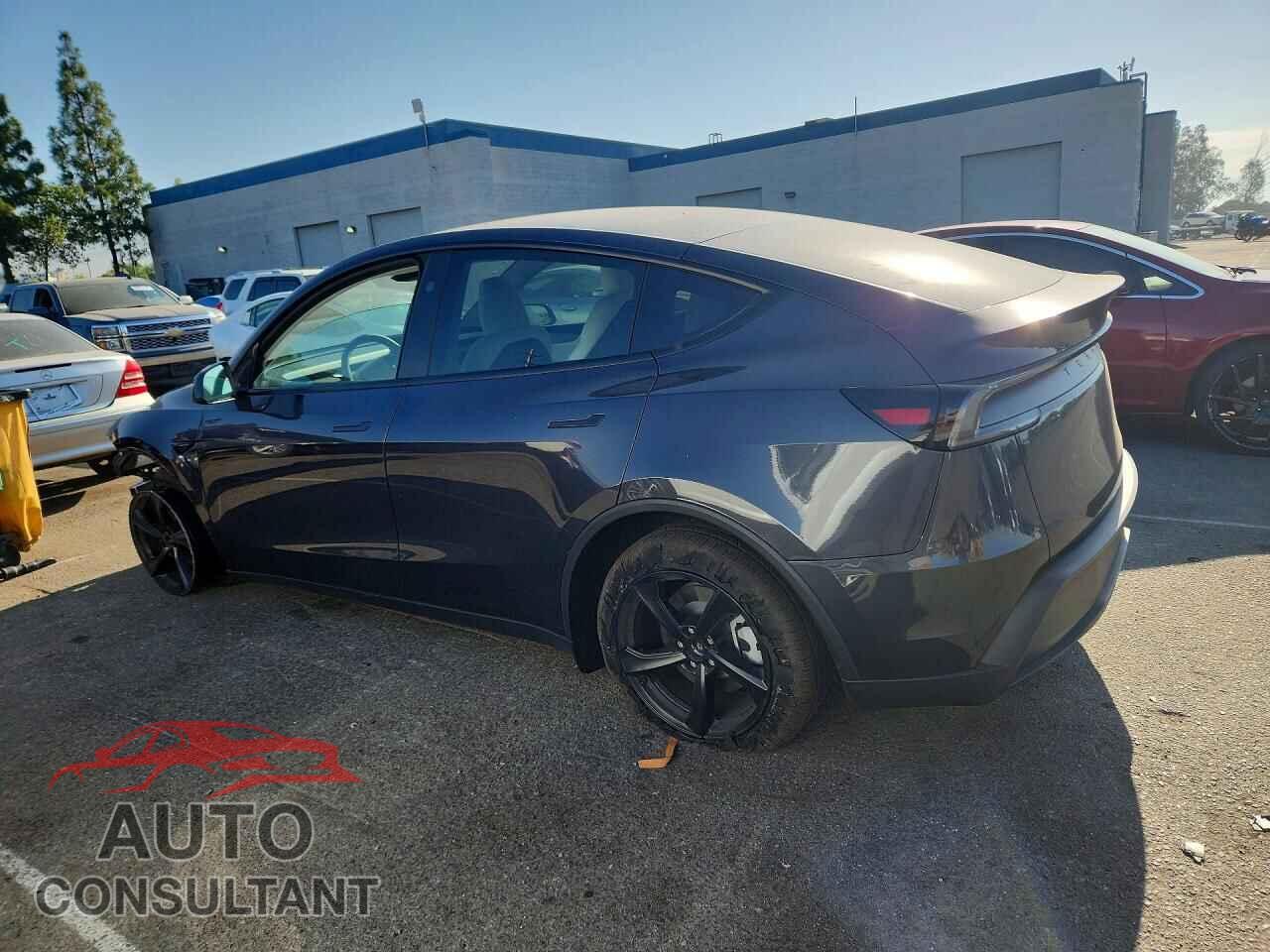 TESLA MODEL Y 2026 - 7SAYGDEEXTF551880