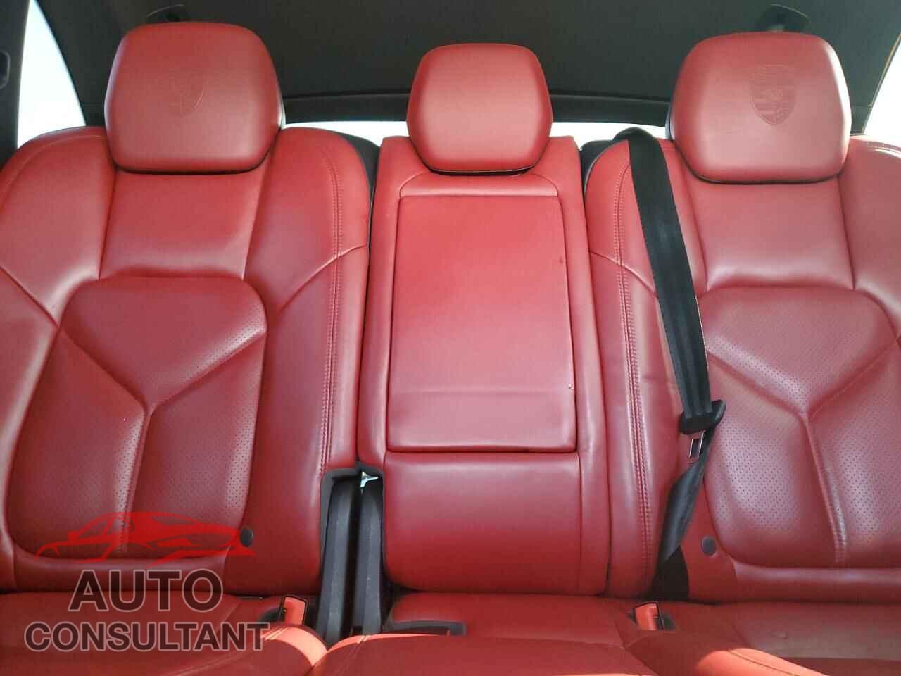 PORSCHE CAYENNE 2017 - WP1AA2A24HKA81676