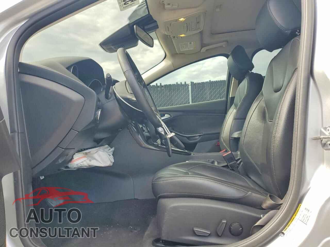 FORD FOCUS 2017 - 1FADP3J27HL346271