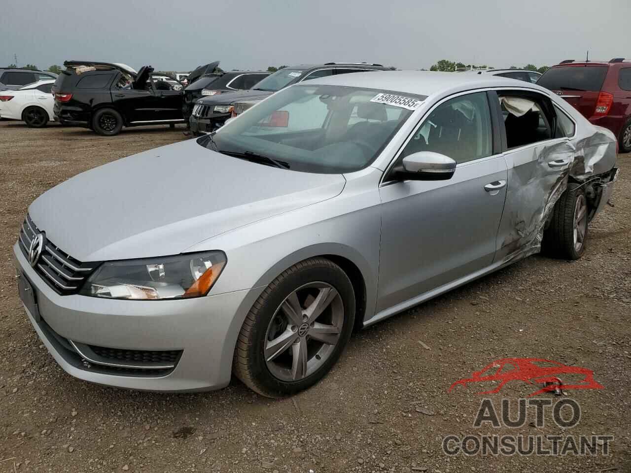 VOLKSWAGEN PASSAT 2013 - 1VWBP7A33DC090087