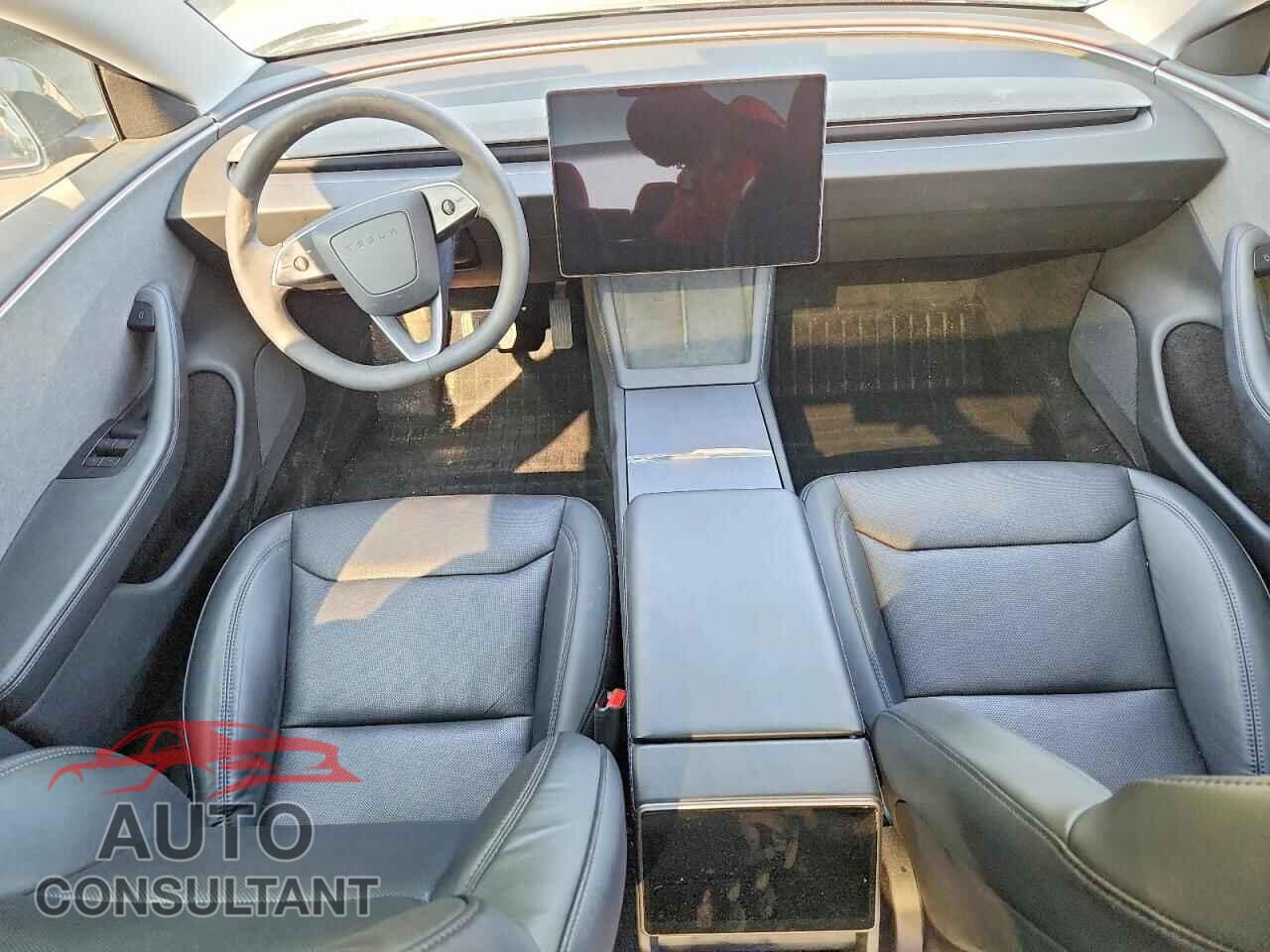TESLA MODEL 3 2024 - 5YJ3E1EA2RF829706