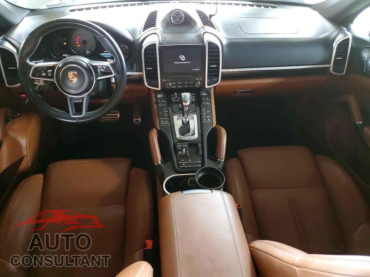 PORSCHE CAYENNE 2017 - WP1AB2A27HLA50123