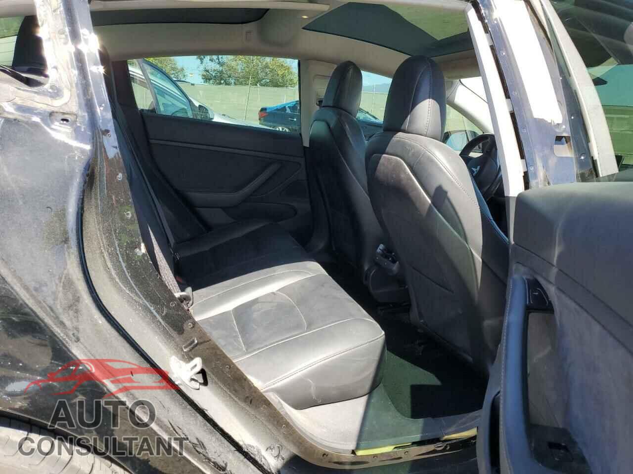 TESLA MODEL 3 2019 - 5YJ3E1EA5KF305679