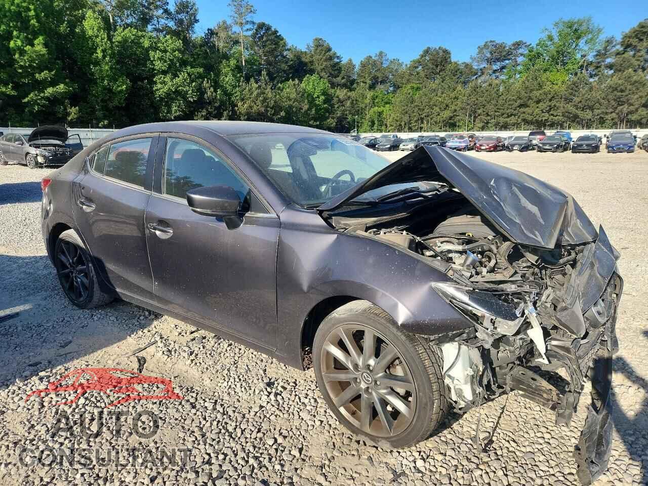MAZDA 3 2018 - 3MZBN1W39JM205328