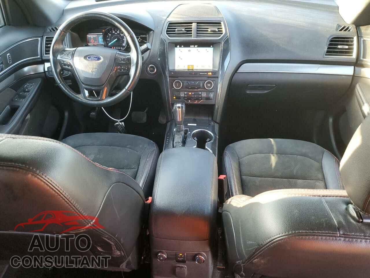 FORD EXPLORER 2018 - 1FM5K7D80JGB57203