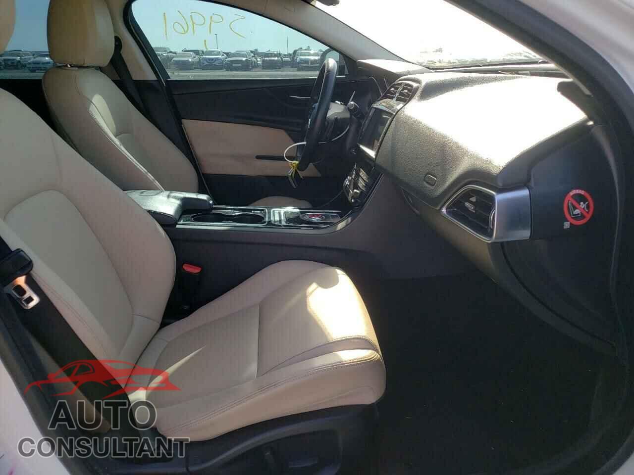 JAGUAR XE 2017 - SAJAD4BG9HA965120