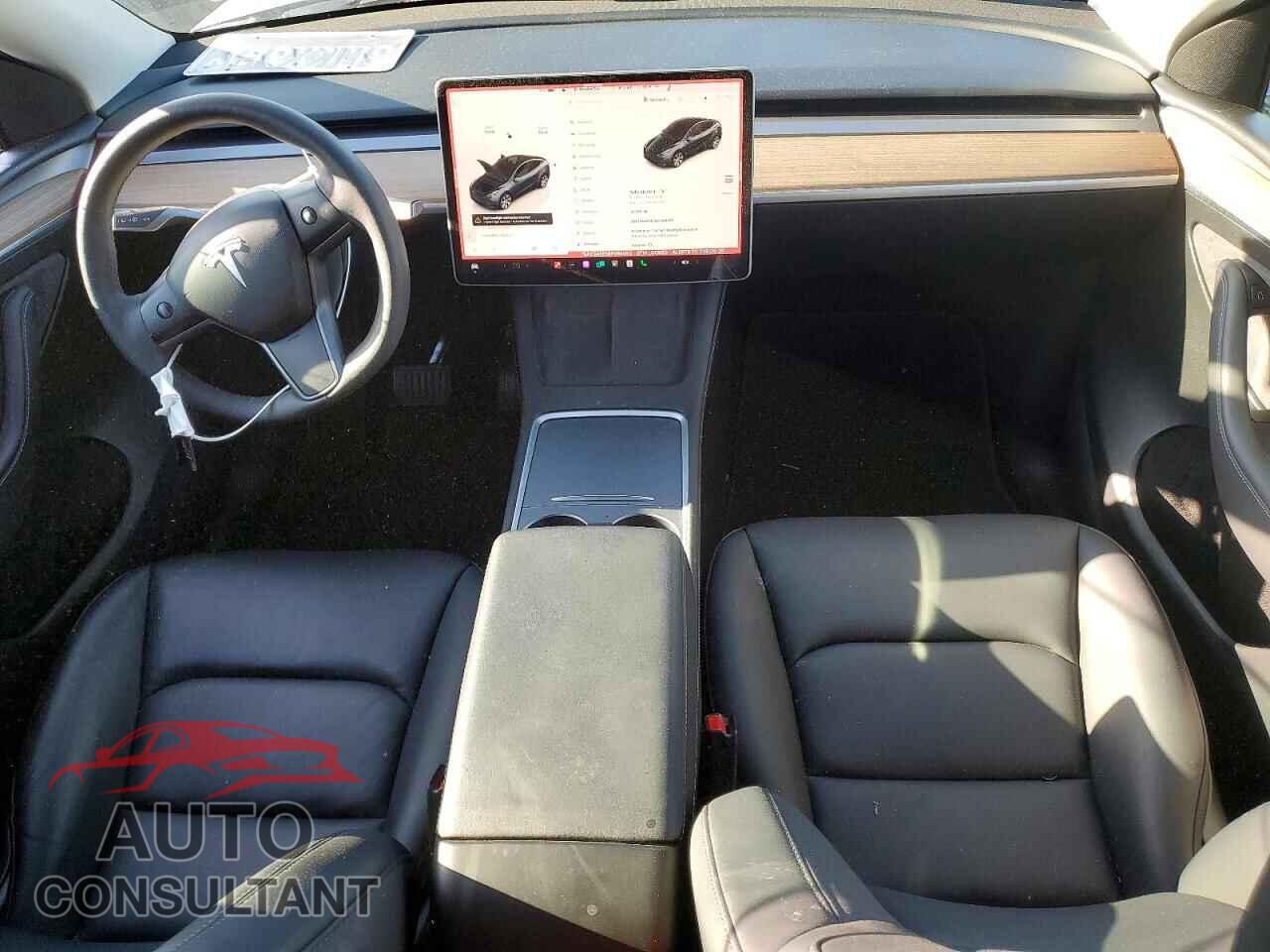 TESLA MODEL Y 2024 - 7SAYGAEE5RF064092
