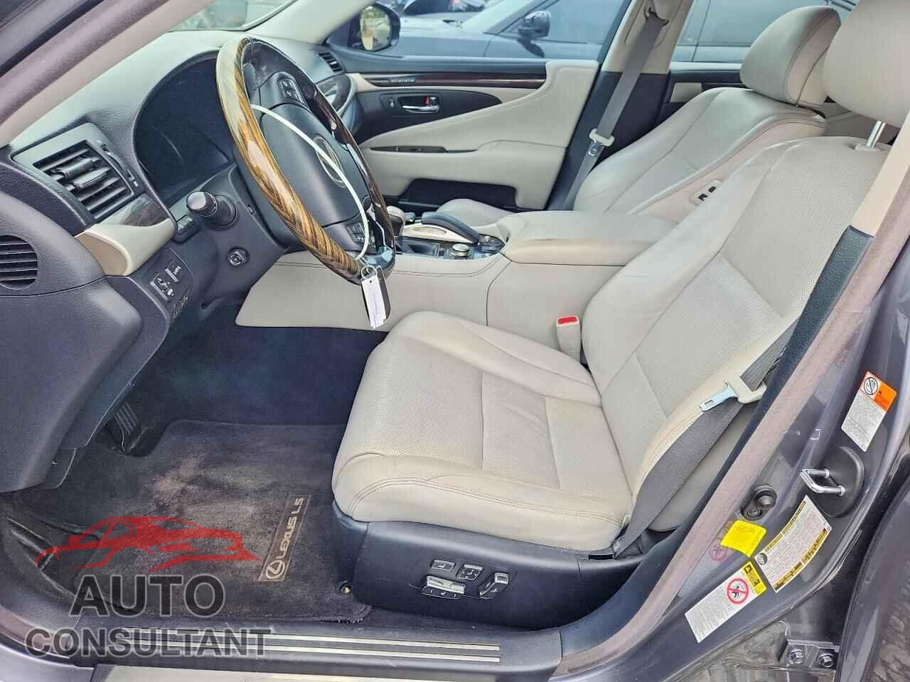 LEXUS LS460 2016 - JTHBL5EF3G5142977
