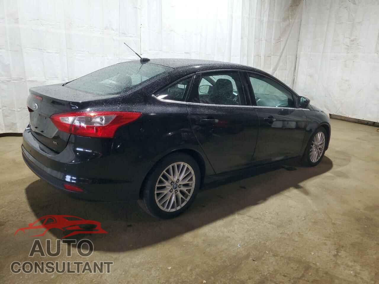 FORD FOCUS 2012 - 1FAHP3H24CL460843