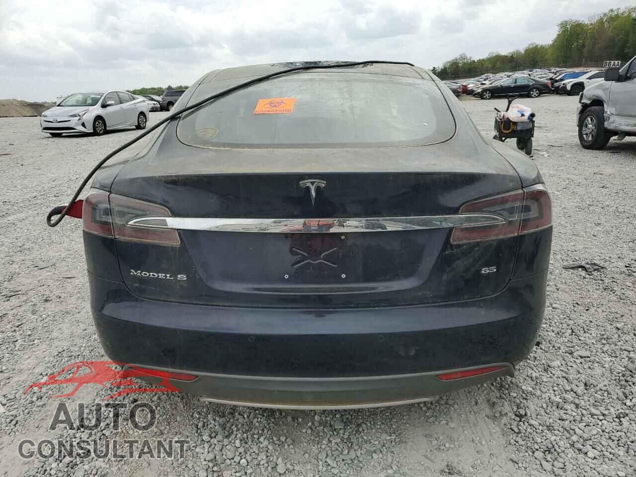 TESLA MODEL S 2013 - 5YJSA1DN6DFP23117