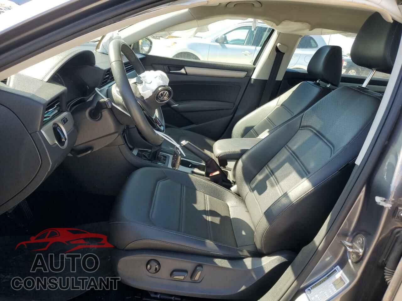 VOLKSWAGEN PASSAT 2021 - 1VWSA7A33MC006898