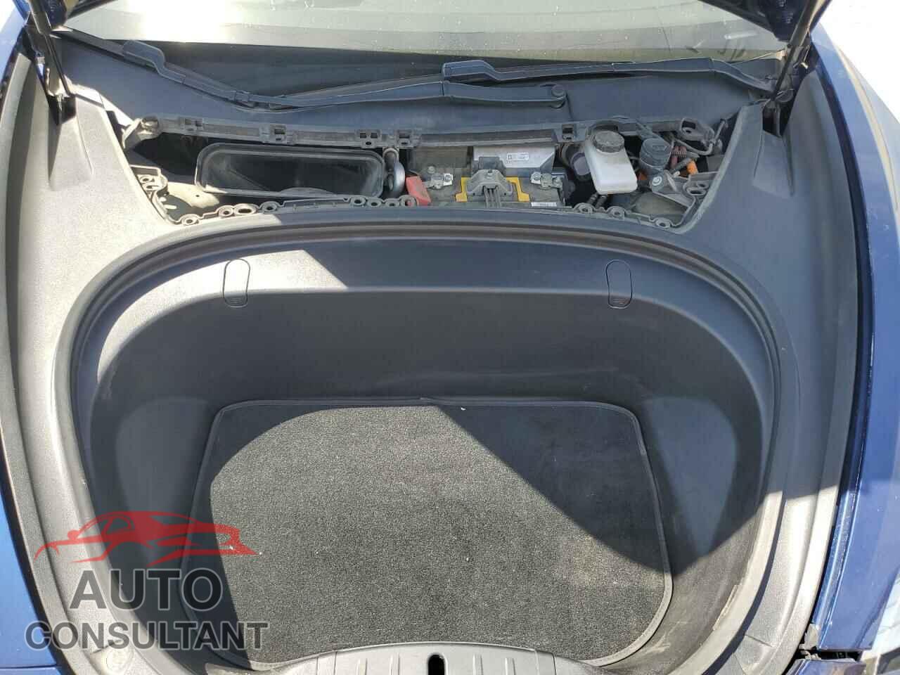 TESLA MODEL 3 2018 - 5YJ3E1EA1JF013171