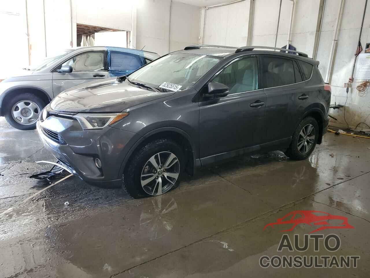TOYOTA RAV4 2017 - JTMRFREV5HD206952