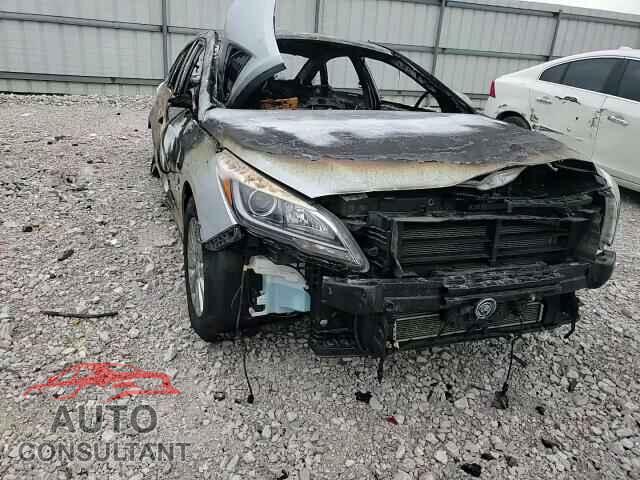 HYUNDAI SONATA 2017 - KMHE24L14HA059372