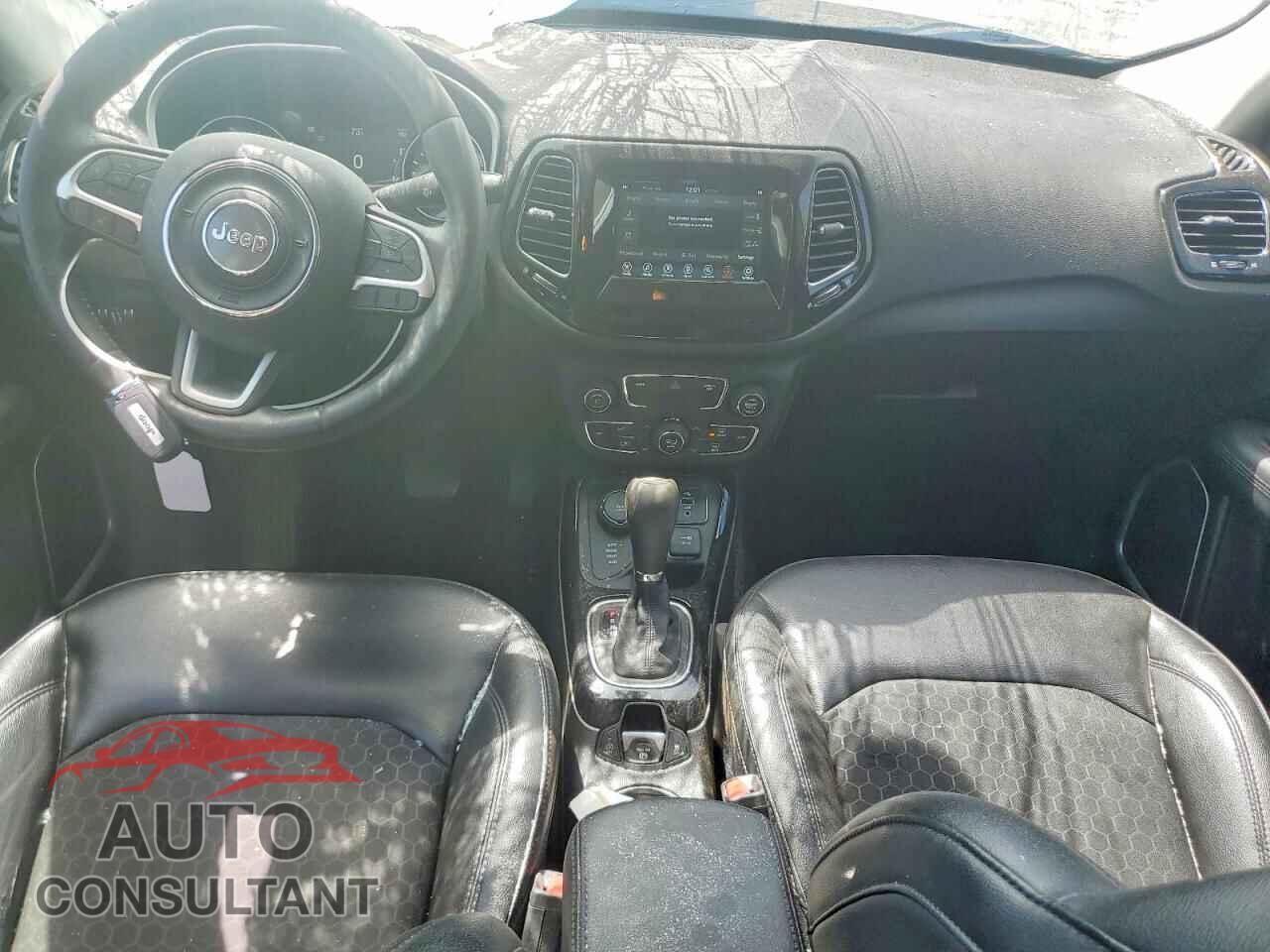 JEEP COMPASS 2018 - 3C4NJDBB2JT325259