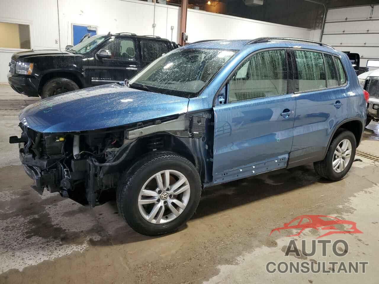 VOLKSWAGEN TIGUAN 2017 - WVGBV7AX5HK016690