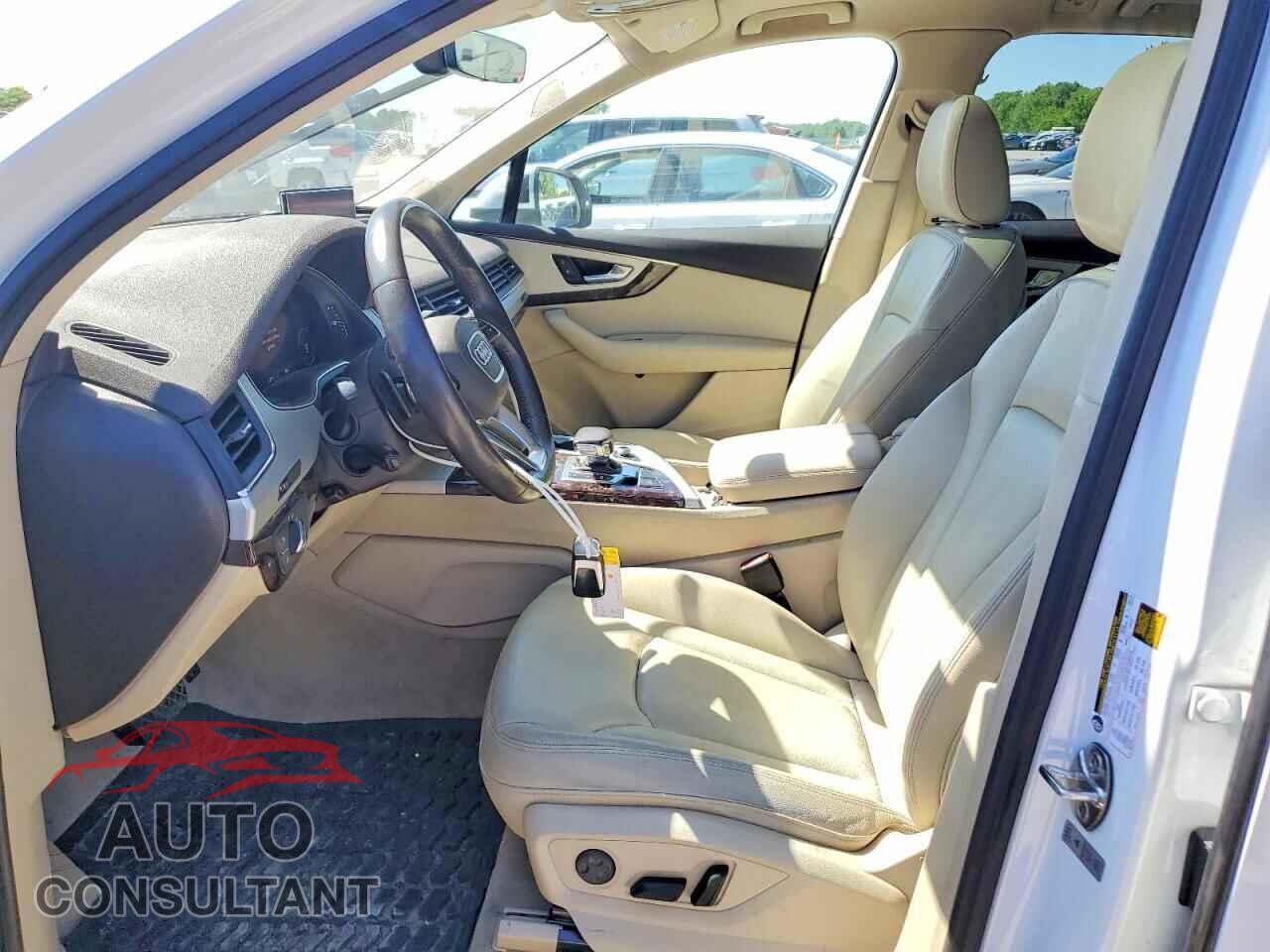 AUDI Q7 2019 - WA1LHAF79KD042575