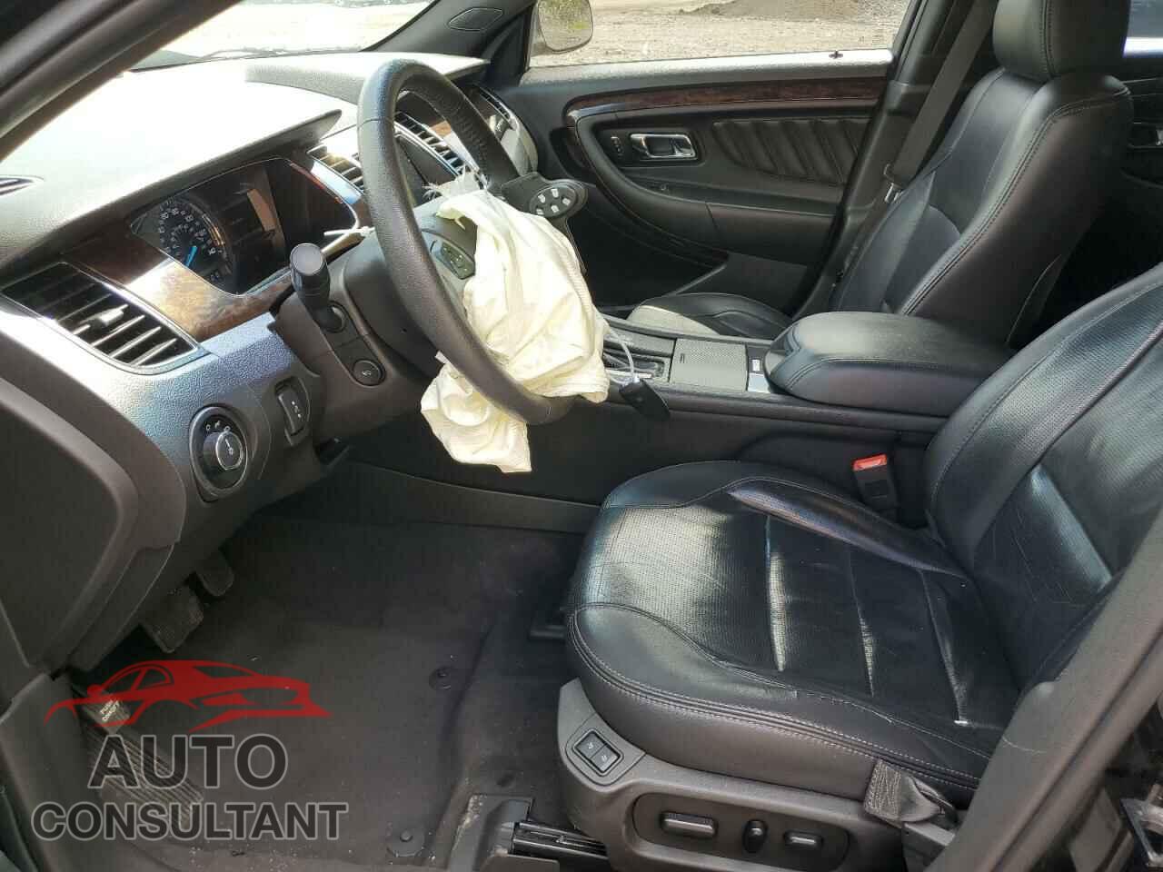FORD TAURUS 2019 - 1FAHP2F82KG101225