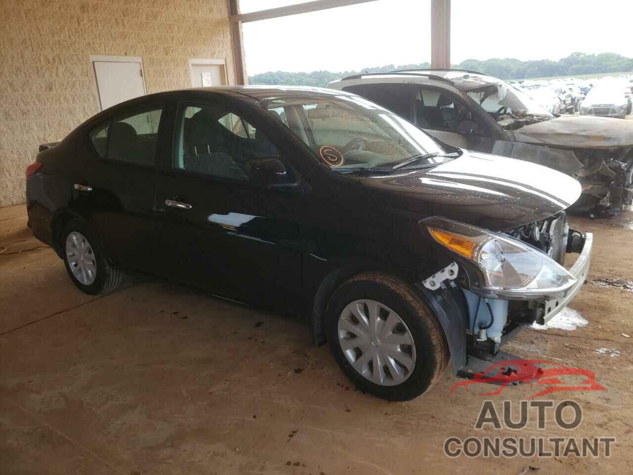 NISSAN VERSA 2018 - 3N1CN7AP7JL818352