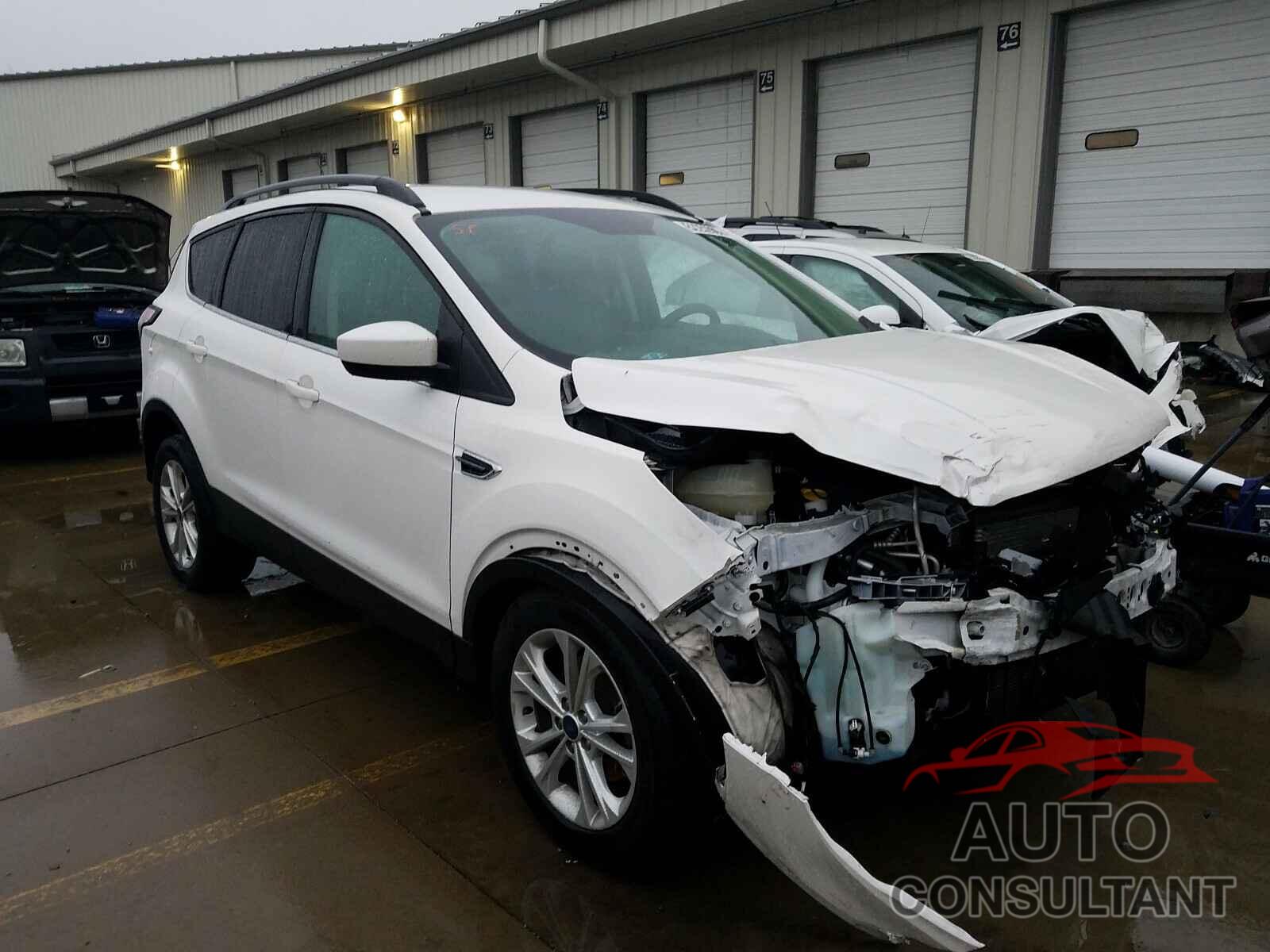 FORD ESCAPE 2017 - 1FMCU0GD0HUC46931