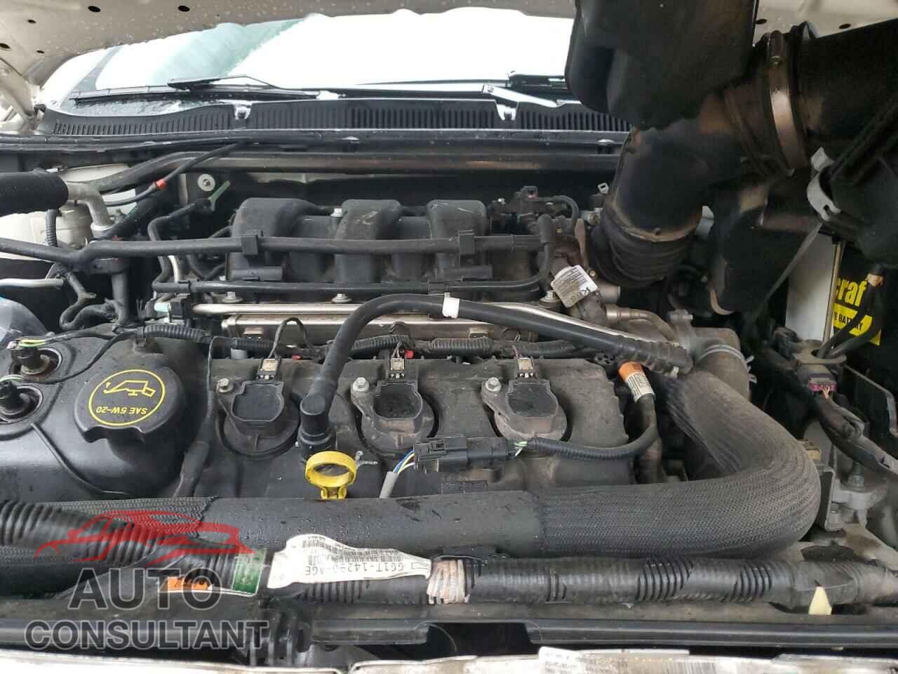 FORD TAURUS 2017 - 1FAHP2E80HG139921