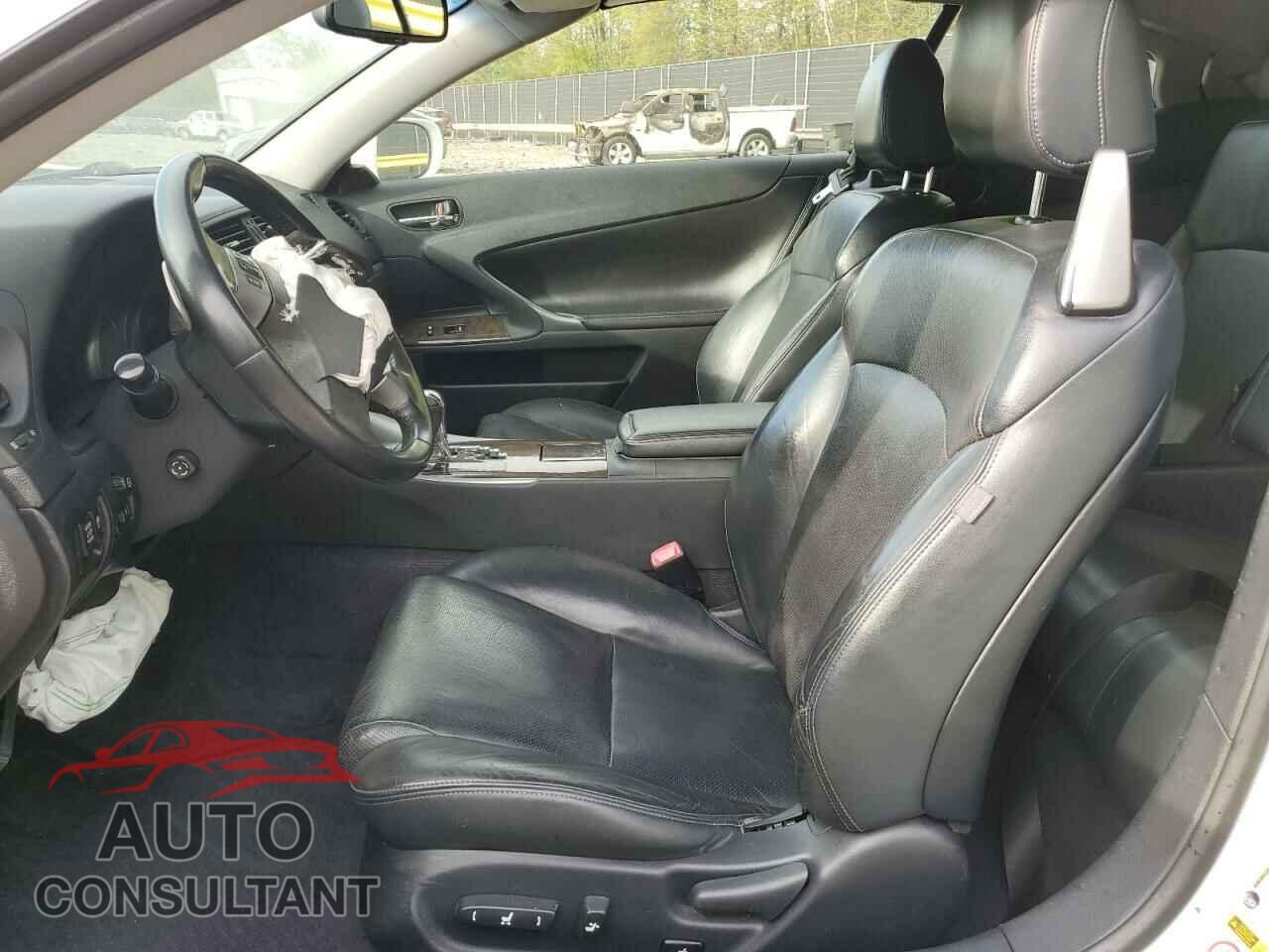 LEXUS IS 2013 - JTHFF2C24D2528196
