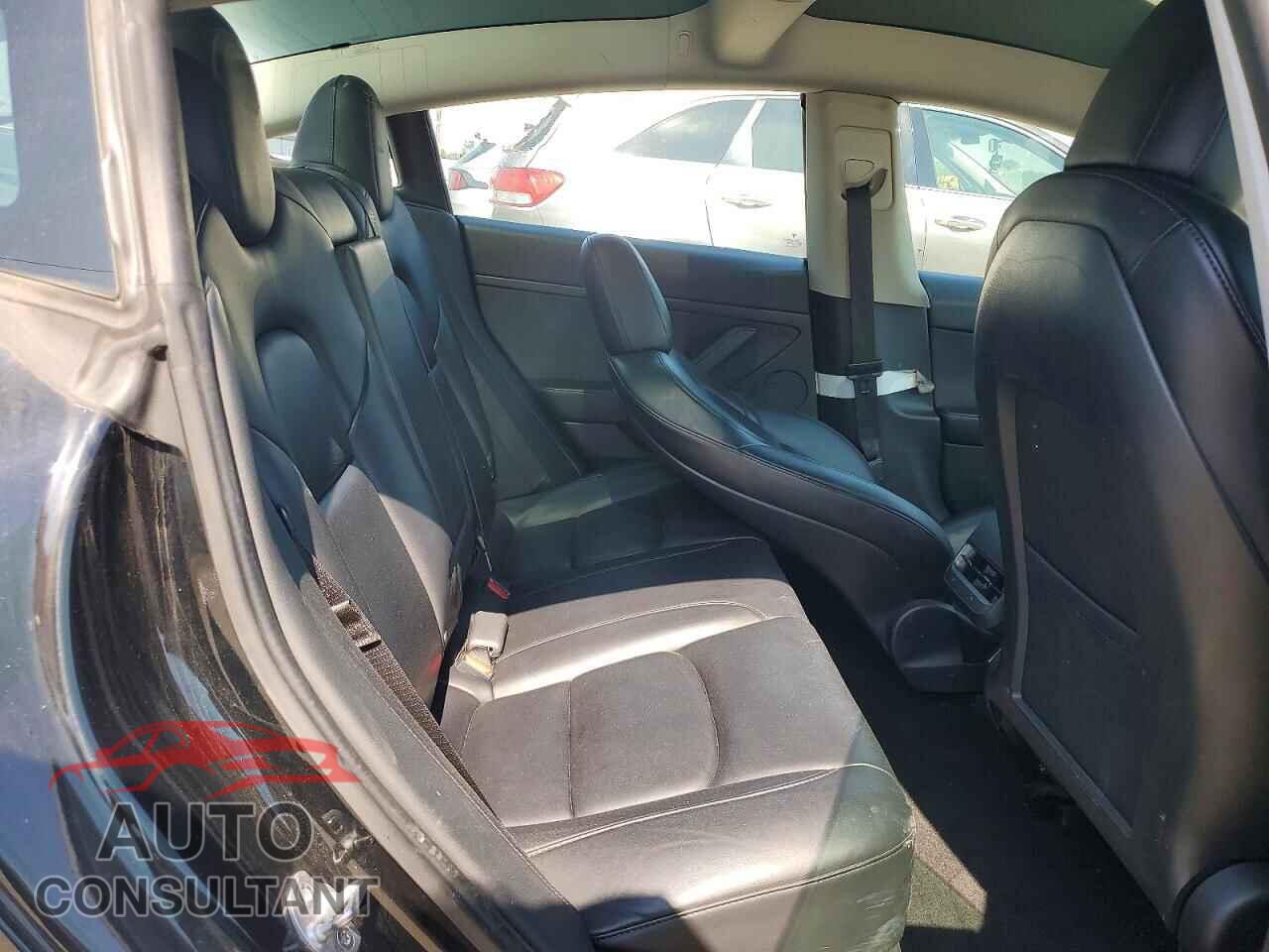 TESLA MODEL 3 2022 - 5YJ3E1EB4NF285647