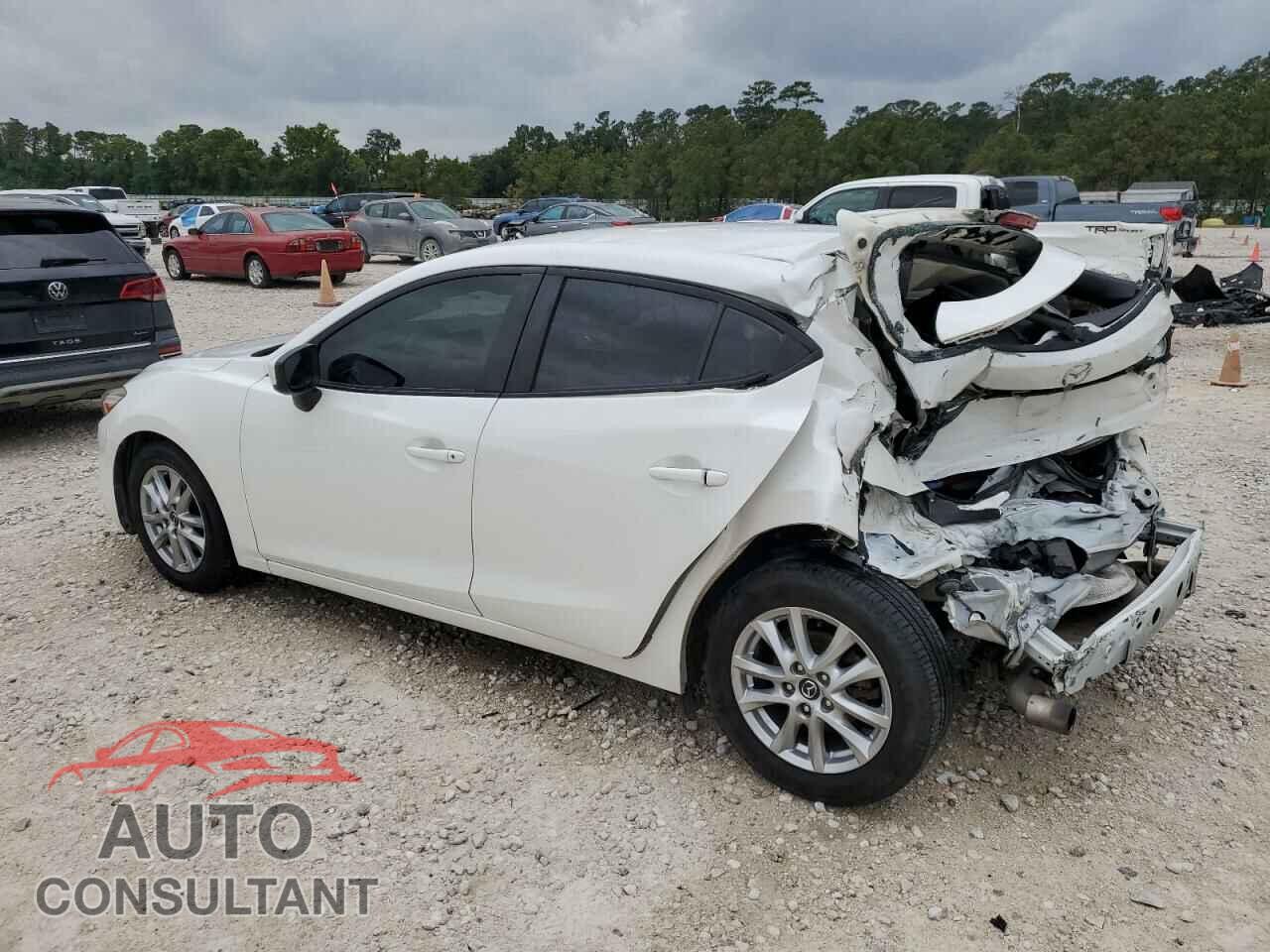 MAZDA 3 2017 - JM1BN1K77H1102198
