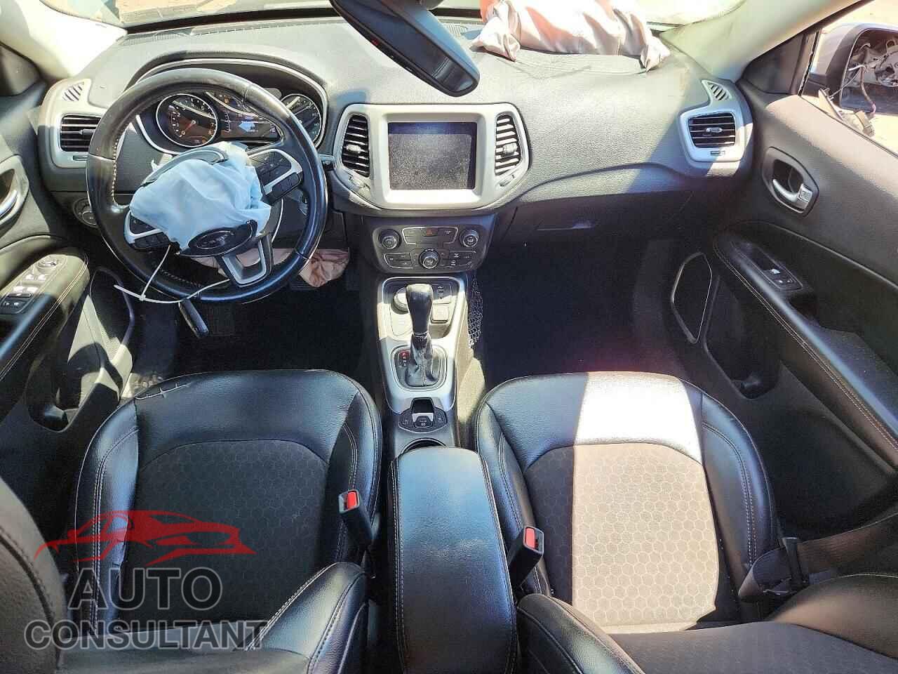 JEEP COMPASS 2020 - 3C4NJDBB8LT219398