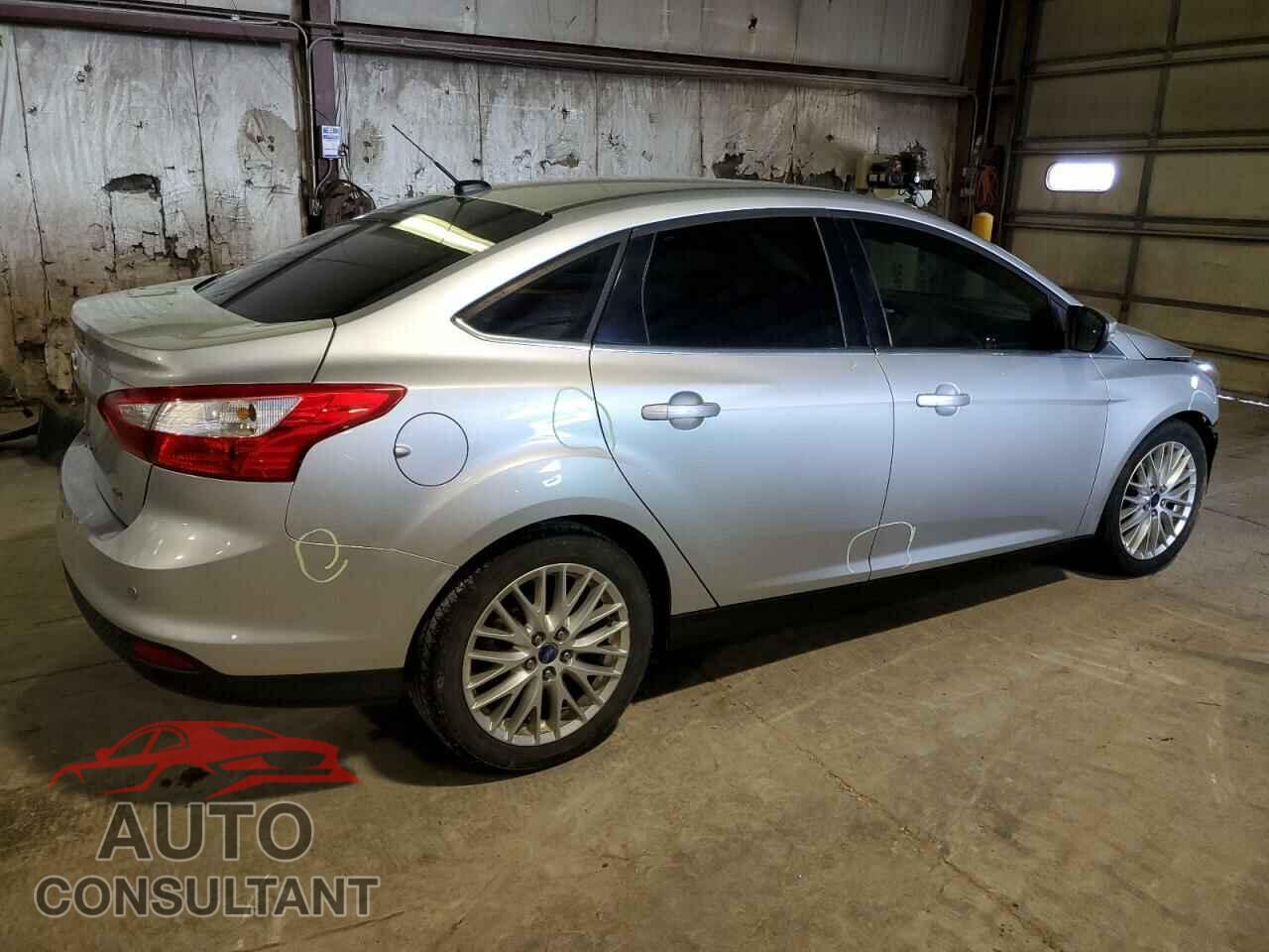 FORD FOCUS 2012 - 1FAHP3H25CL360847