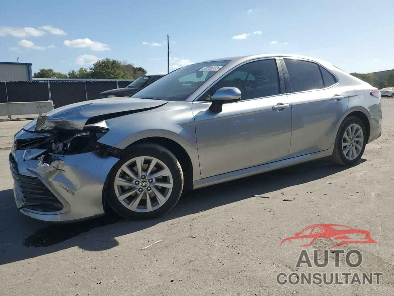 TOYOTA CAMRY 2022 - 4T1C11AK0NU641421