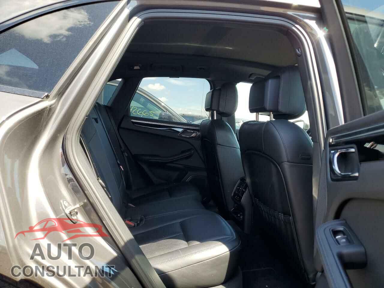 PORSCHE MACAN 2016 - WP1AB2A54GLB51595
