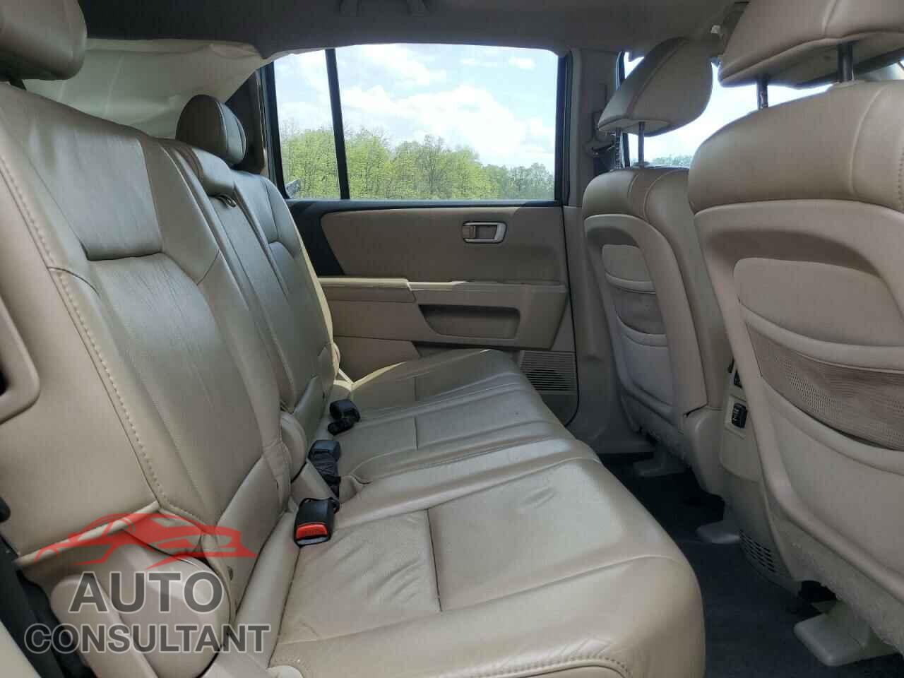 HONDA PILOT 2011 - 5FNYF4H54BB033905