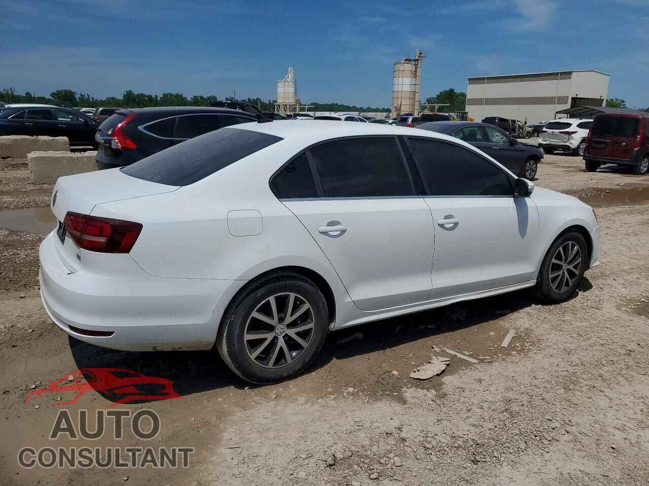 VOLKSWAGEN JETTA 2018 - 3VWDB7AJ3JM260142