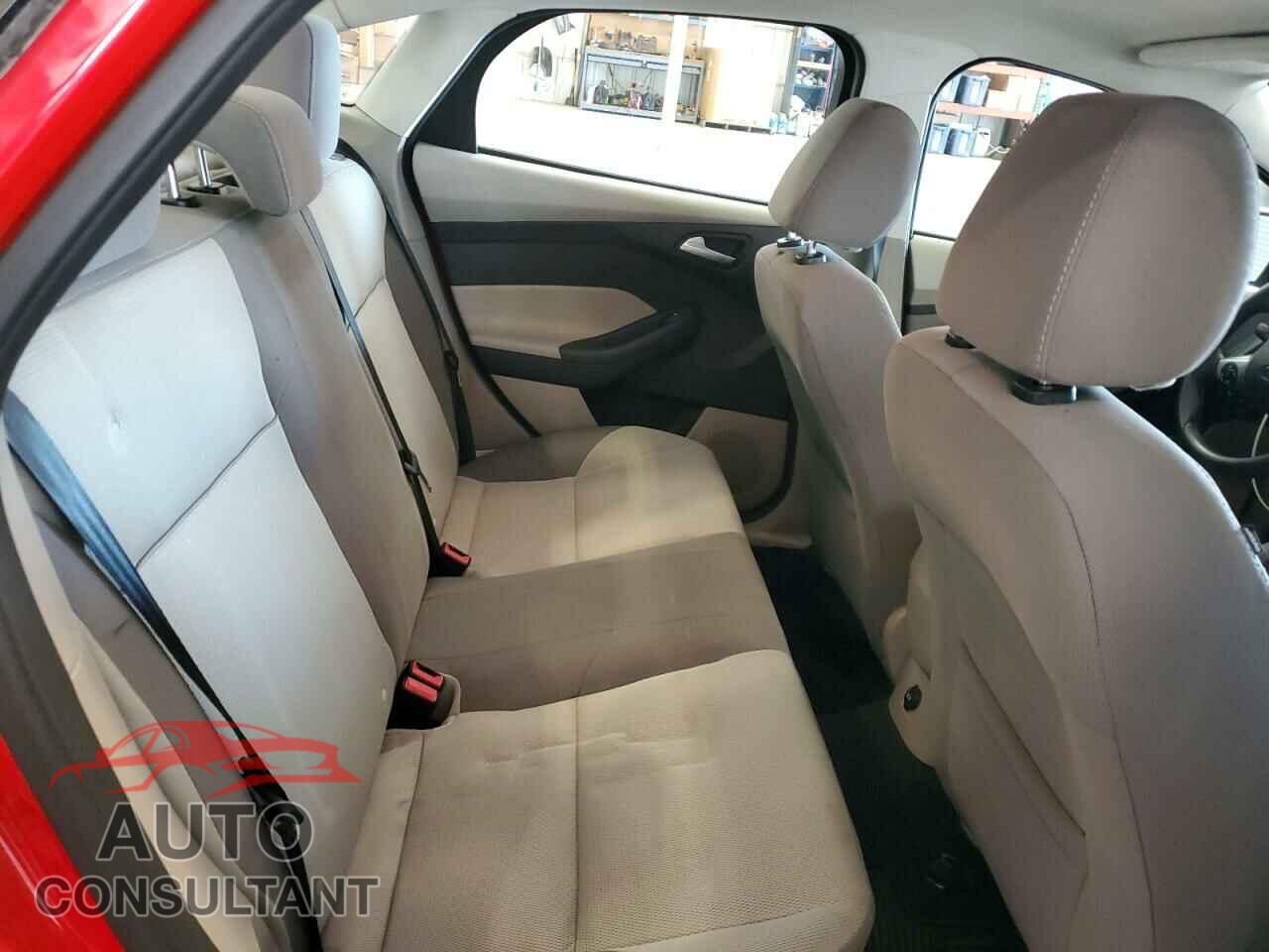 FORD FOCUS 2014 - 1FADP3F29EL432038