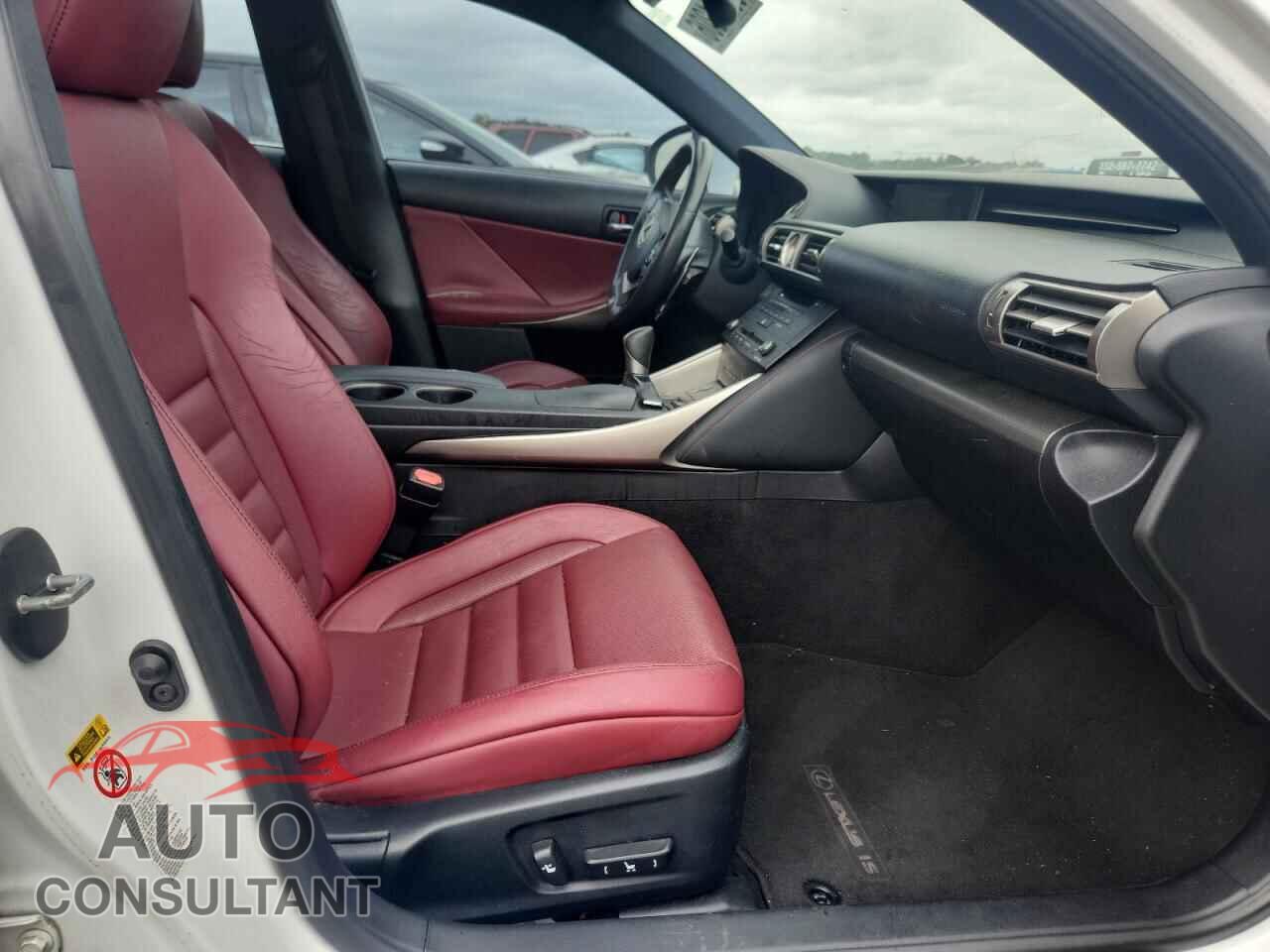 LEXUS IS 2015 - JTHBF1D20F5054322