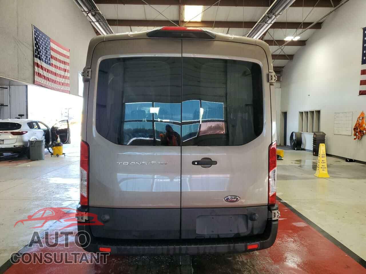 FORD TRANSIT 2020 - 1FBAX2C86LKB06933