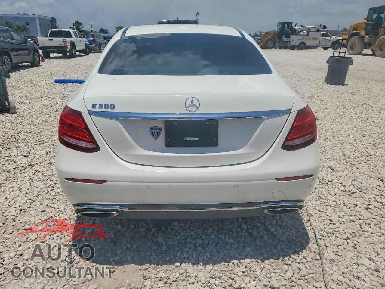 MERCEDES-BENZ E-CLASS 2017 - WDDZF4JB9HA072775