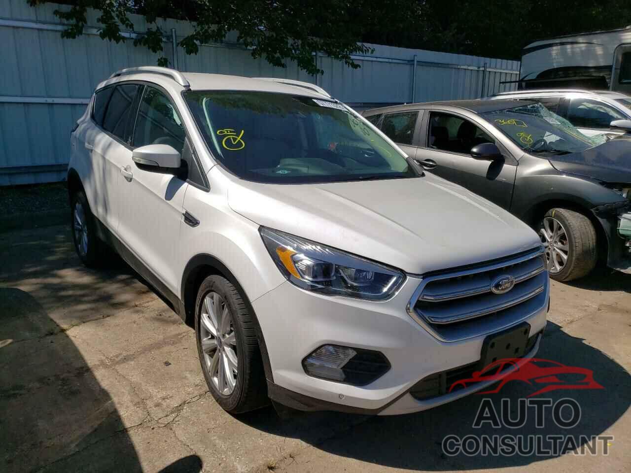 FORD ESCAPE 2017 - 1FMCU9J9XHUB38194
