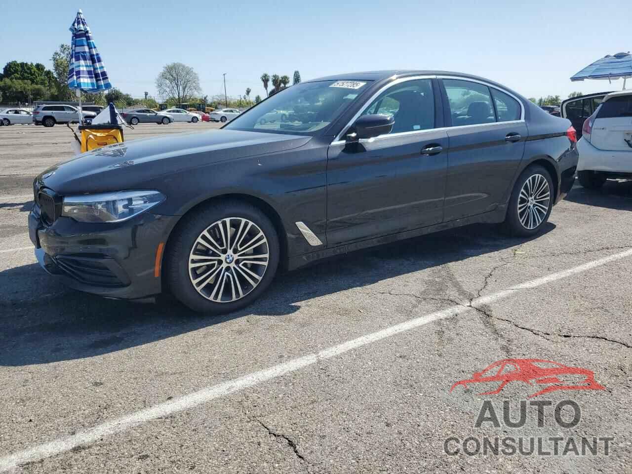 BMW 5 SERIES 2019 - WBAJA5C56KG900463