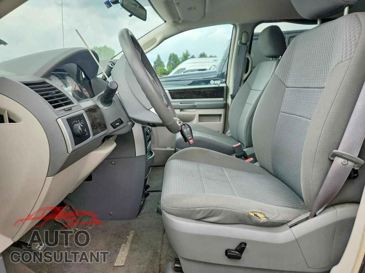 DODGE CARAVAN 2010 - 2D4RN5D11AR201358