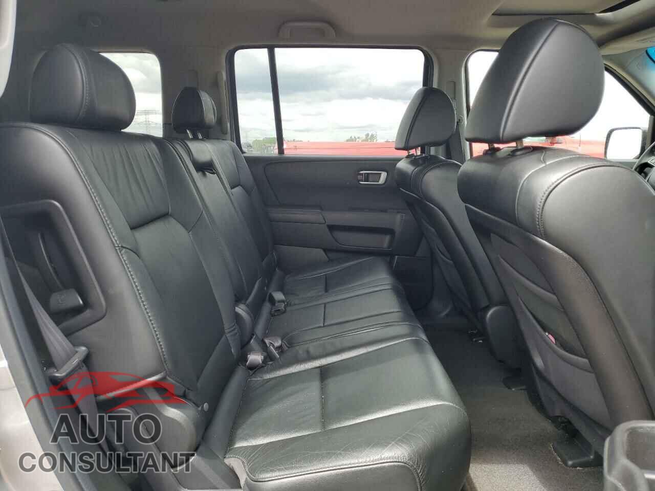 HONDA PILOT 2011 - 5FNYF4H51BB002711