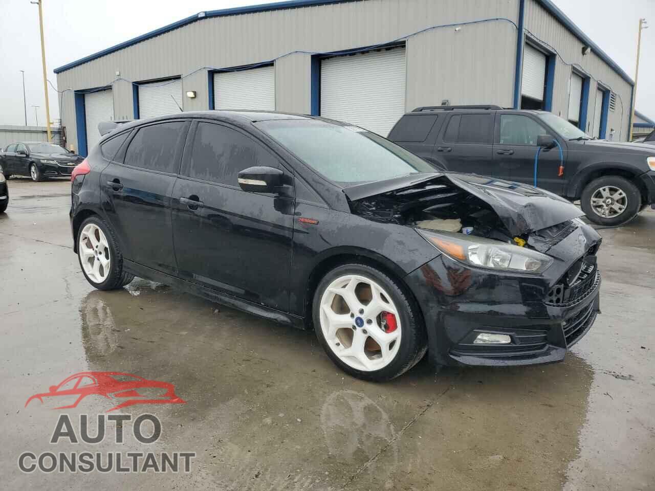 FORD FOCUS 2017 - 1FADP3L97HL332980